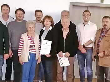 Die geehrten Jubilare und die neue Vorstandschaft des Sportvereins Steinwiesen