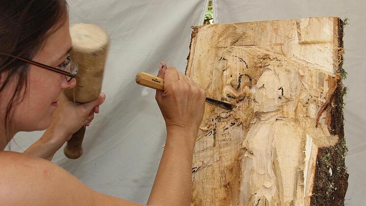 650 Euro will die Gemeinde aufwenden, damit während der "HolzArt XX" auch in Wilhelmsthal ein Künstler seine Arbeit genauer präsentieren kann. Foto: Mariell Dörrschmidt/Archiv