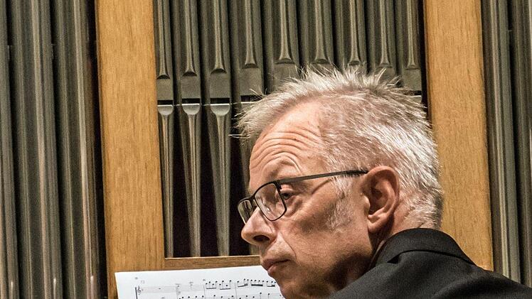 Barockmusik aus Italien und England lockte zahlreiche Zuhörer an beim Weihnachtskonzert mit dem Collegium Musicum Coburg, das unter der Leitung von Thomas Ehrle in der Morizkirche stattfand. Solistisch traten hervor Anna-Maria Kotani, Beatrix Seidlitz, Bernhard Forster und Peter StengleinFoto: Jochen Berger