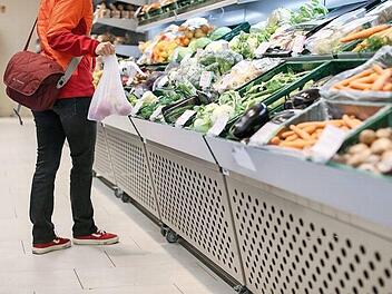 Frisches Obst und Gemüse sollten derzeit besonders häufig auf dem Speiseplan stehen.  Foto: Jan Woitas/dpa
