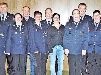 Vorsitzende Carolin Wicklein und ihr Team führen den Feuerwehrverein nun für die nächsten vier Jahre.
