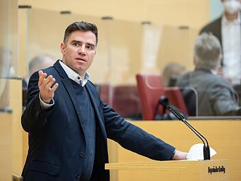 Demo gegen Rechts in N&uuml;rnberg: AfD-Politiker alarmiert Einsatzkr&auml;fte wegen kaputter Wasserflasche
