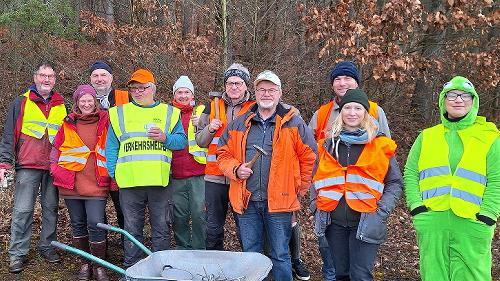 Die Helfer und Unterstützer des Bund Naturschutz nach der getanen Arbeit.