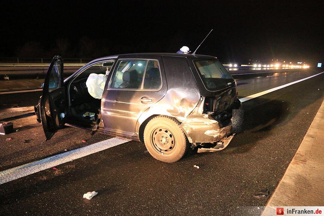 Autos kollidieren auf der A70 bei Hallstadt