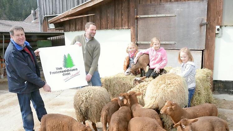 Die Direktvermarkter des Landkreises Kronach haben viel zu bieten. Derzeit bereiten sie den Tag des offenen Hofes vor. Auch da wird es, neben vielen regionalen Erzeugnissen, Kontakt zu vielerlei Tierarten geben. Foto: K.- H. Hofmann