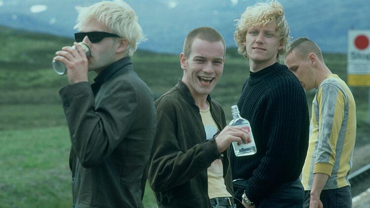 Nachdem seine Figur Tommy (zweiter von rechts) in "Trainspotting" der Drogensucht zum Opfer fiel, war Kevin McKidd nicht in der Fortsetzung dabei.