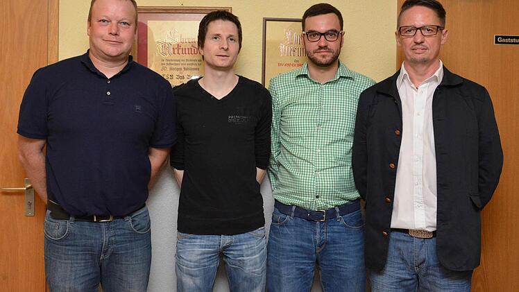 Der TSV-Vorstand: v.l. Peter Götz (stellv. Vorsitzender), Stephan Buschbacher (Schriftführer), Michael Holzheimer (Kassenwart), Mario Samko (Vorsitzender)