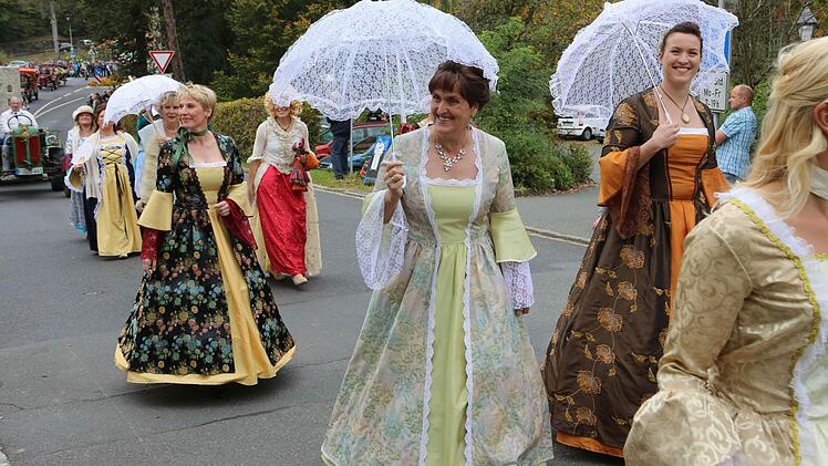 Kunstvolle Barockgewänder waren zu bestaunen. Fotos: Barbara Herbst