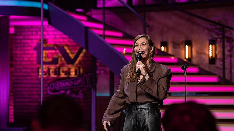 Katrin Bauerfeind kennt man unter anderem als "Wer stiehlt mir die Show?"-Co-Moderatorin. Jetzt zeigt sie sich auch in der Comedy-Reihe.