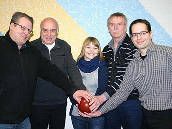 Vorstand der Marktbreiter Kegler mit Udo Vetter, Werner Heckel, Julia Schulz, Hermann Schneider und Andreas Heckel. Foto: Th. Meyer