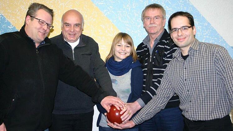 Vorstand der Marktbreiter Kegler mit Udo Vetter, Werner Heckel, Julia Schulz, Hermann Schneider und Andreas Heckel. Foto: Th. Meyer