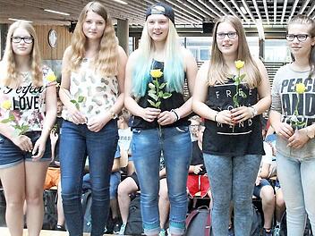 Selina Kaiser, Lisa Biemann, Yasmin Wolf, Andrea Fischer und Lea Bauernfeind (v.li.) haben ihr FSSJ gleich an zwei Einsatzstellen geleistet.