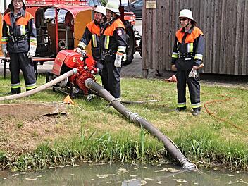 Die Übung war ein Höhepunkt des Gemeindefeuerwehrtages. Fotos: Helmut Will