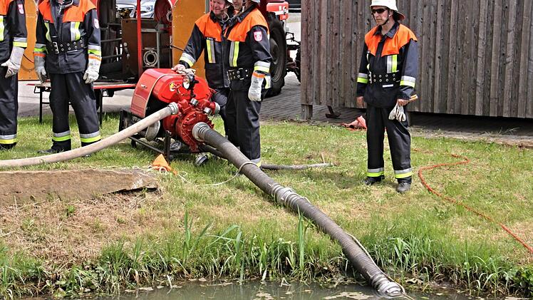 Die Übung war ein Höhepunkt des Gemeindefeuerwehrtages. Fotos: Helmut Will