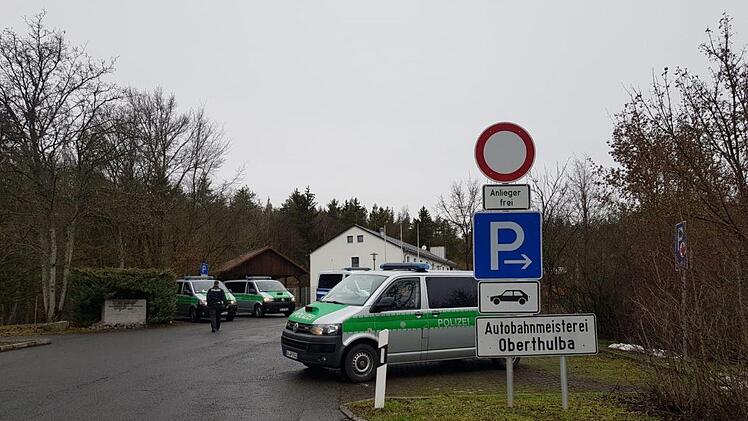 Die Beamten hielten sich bereit. Foto: Susanne Will