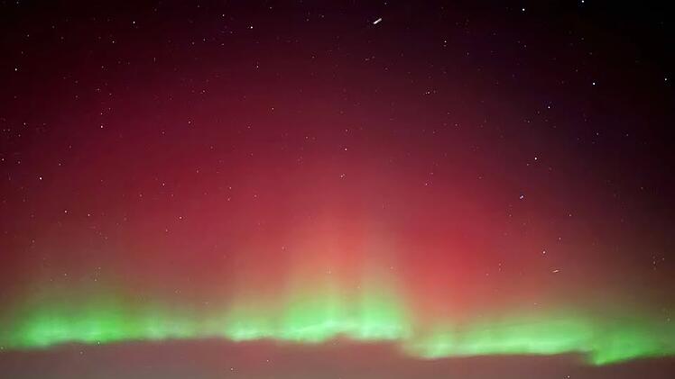 Polarlichter &uuml;ber Franken bei Bischofsheim in der Rh&ouml;n
