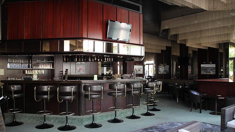 Im Hauptgebäude stehen einige Schönheitsreparaturen an: Die Bar wird erneuert. Foto: Ulrike Müller