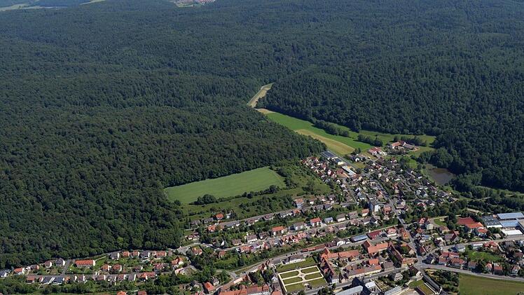Im Blickpunkt: das ehemalige Zisterzienserkloster Ebrach und die einst dazugehörigen Wälder. Foto: Ronald Rinklef/Archiv