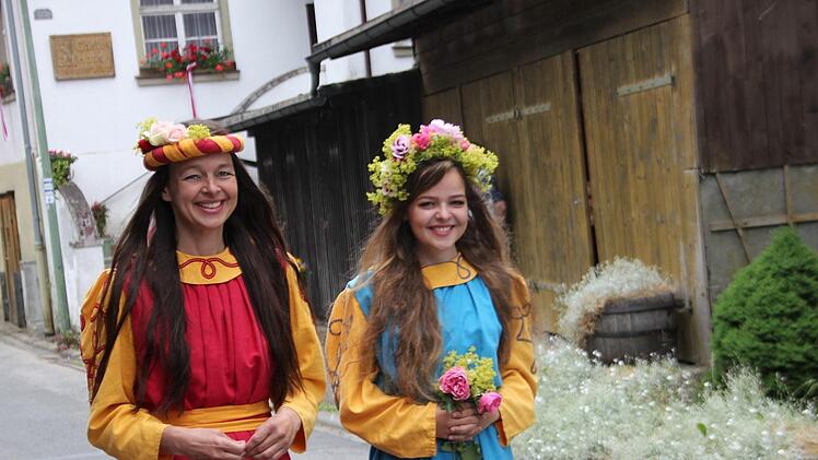 Gutgelaunte Adelige Foto: Veronika Schadeck