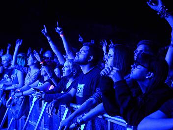 Am 26. Mai richten sich die Blicke vieler Fans in Kronach wieder auf international bekannte Musiker der Rockszene. Nach einem Jahr Zwangspause vermeldet   "Die Festung rockt" Vorverkaufsrekorde.   Foto: Archiv