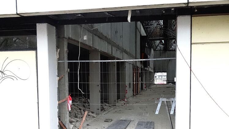 Impressionen vom Abriss der Coburger Angerhalle: 25. DezemberFoto: Jochen Berger