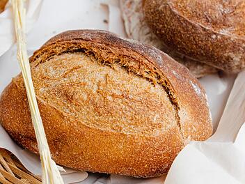 Brot Auf Weidenkorb