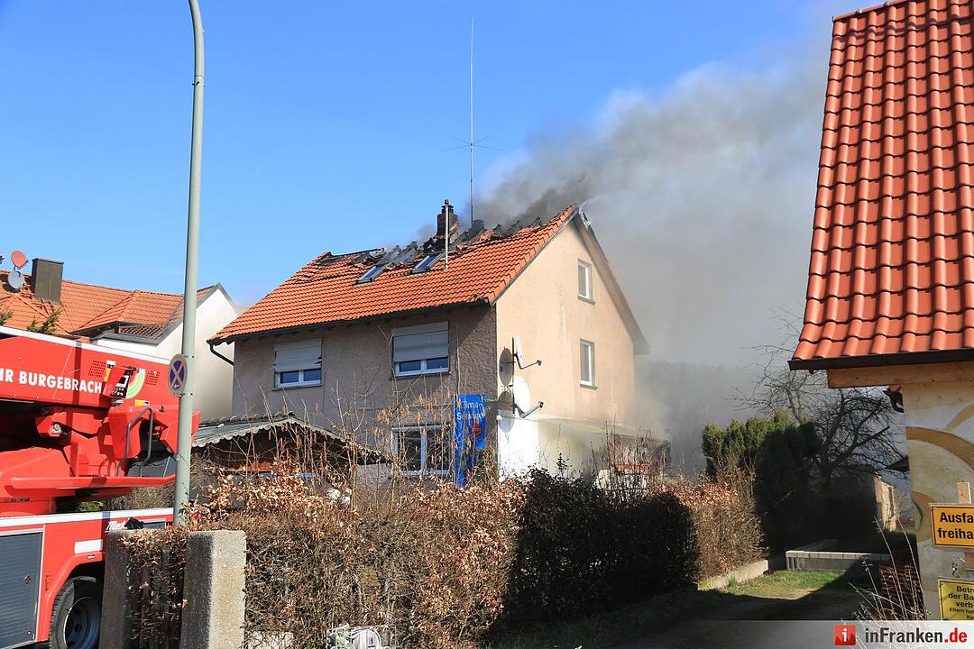 Wohnhaus brennt in Priesendorf