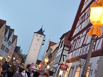 Herrlichstes Sommerwetter wurde dem 12. Musik- und Kunstfestival mit langer Einkaufsnacht in der Innenstadt von Haßfurt beschert.