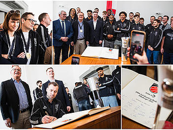 Der Pokalsieger im Rathaus: Die besten Fotos vom Empfang