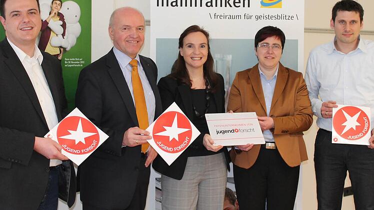 Bernd Fischer, Landrat Thomas Habermann, Theresia Oettle-Schnell, Bürgermeisterin Birgit Erb und Jörg Geier.