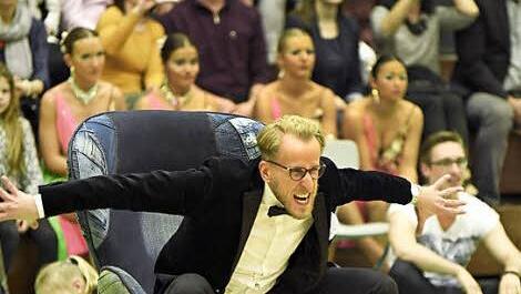 André Heller in seinem (Tanz-)Element Foto: Veronika Schadeck