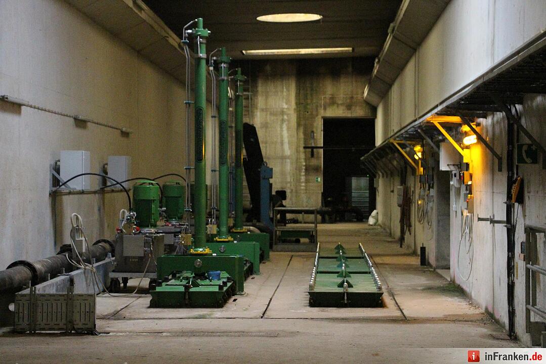 Auf Foto-Tour im  Inneren der Schleuse Erlangen
