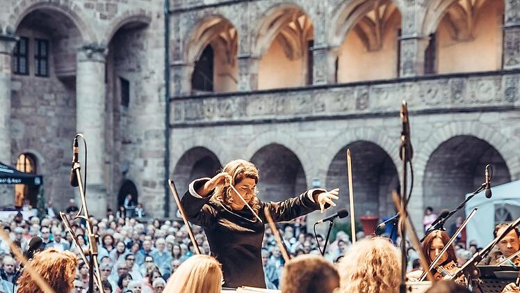 Eine musikalische Reise von der Alten in die Neue Welt erwartet die Besucher des Klassik-Open-Airs mit Ljubka Biagioni zu Guttenberg auf der Plassenburg. Foto: privat