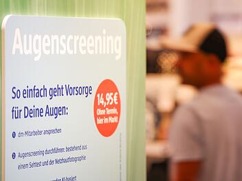 Drogeriemarktkette dm bietet Gesundheitsdienstleistungen an.