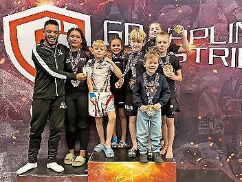 Erfolgreiches Nachwuchsteam von Gymray Bamberg: Platz 1 bei Grappling Industries in Berlin.