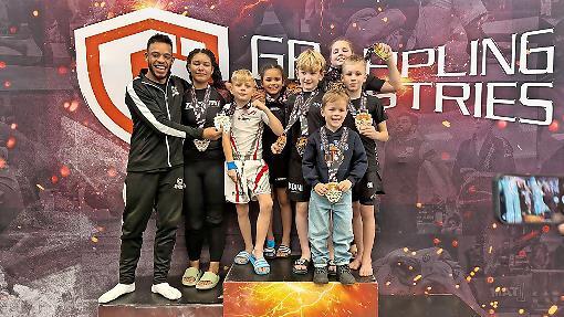 Erfolgreiches Nachwuchsteam von Gymray Bamberg: Platz 1 bei Grappling Industries in Berlin.