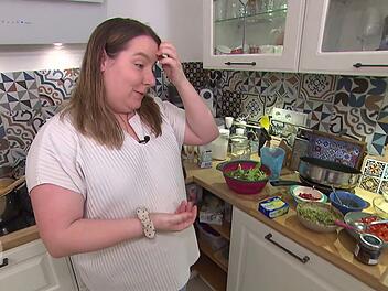 "Ich bin etwas tollpatschig", sagt Kandidatin Michelle (29) &uuml;ber sich selbst.