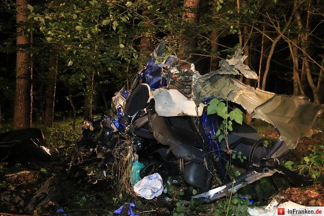 Tödlicher Unfall bei Boxbrunn: Pkw wird zerfetzt