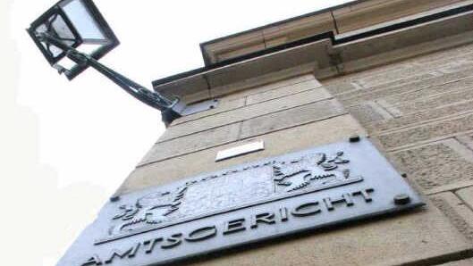 Vor dem Amtsgericht in Haßfurt musste sich eine 23-Jährige wegen einer Pfefferspray-Attacke verantworten. Foto: Archiv