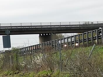 Autobahnbrücke, Unterführung, Bauwerk, Sperrung, Umleitung, Bauarbeiten,. Baustelle