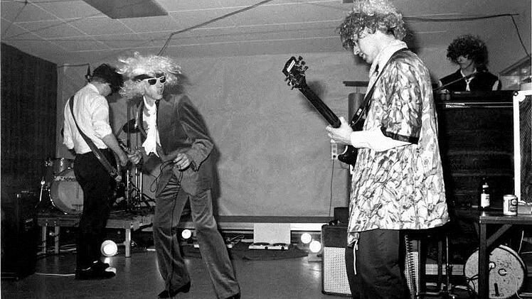 Die Saubkins bei einem Auftritt 1985 in St. Hedwig.