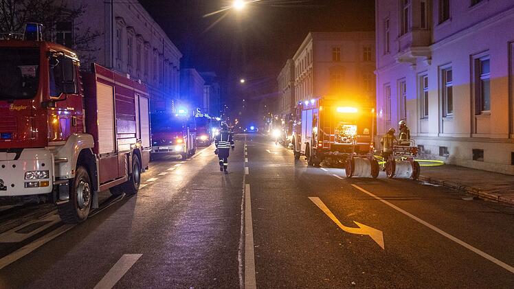 Feuer bei Altenheim: E-Roller brennt in Tiefgarage