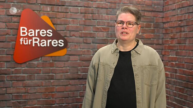 Petra aus Königswinter erstand das Geschirr in der Nachbarschaftshilfe - für nur zwei Euro.