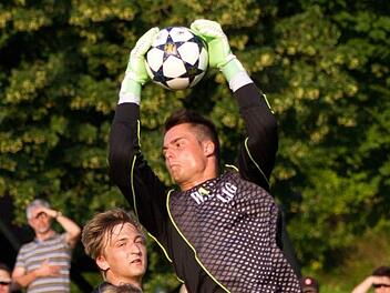 In seinem ersten Spiel für den SV Friesen kassierte Torwart Marvin Kiesewetter gleich vier Treffer. Foto: Archiv