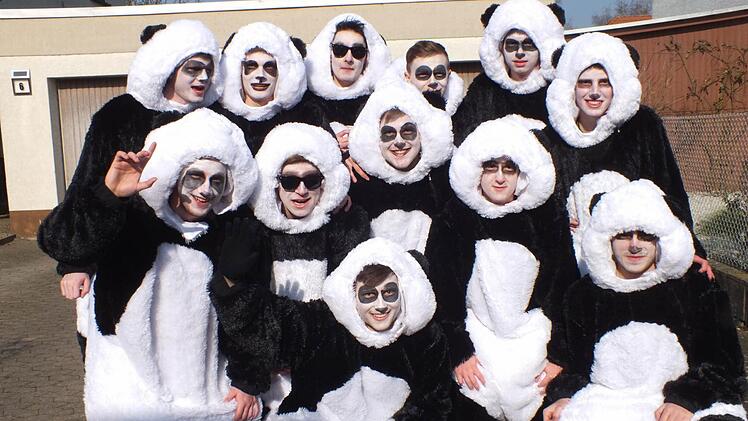 Die "Tollen Freunde" stellten eine lustige Panda-Bären-Gruppe dar.