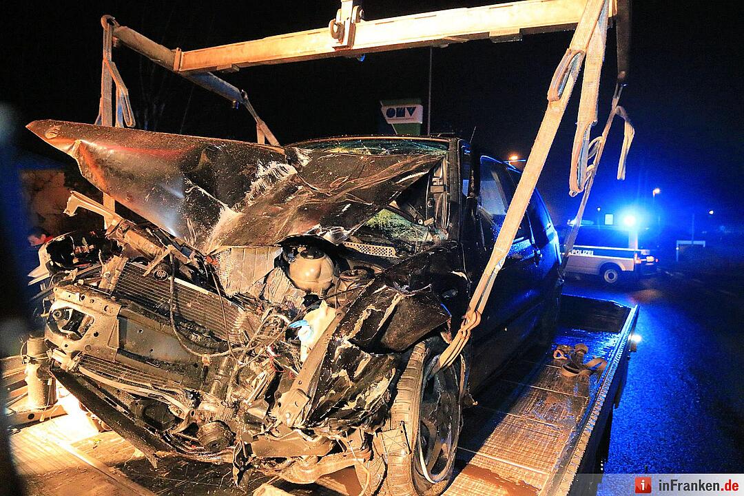 Strullendorf: Raserei endet im Gartenzaun