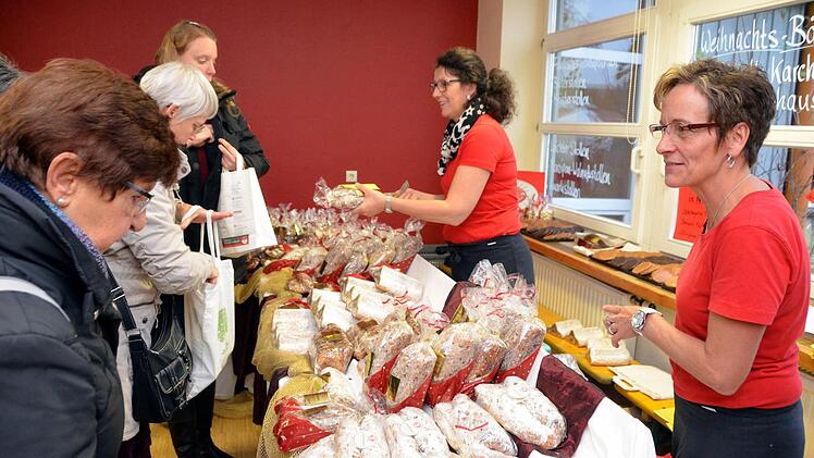 Impressionen vom Weihnachtsmarkt der Lebenshilfewerkstatt Nüdlingen. Foto: Peter Rauch
