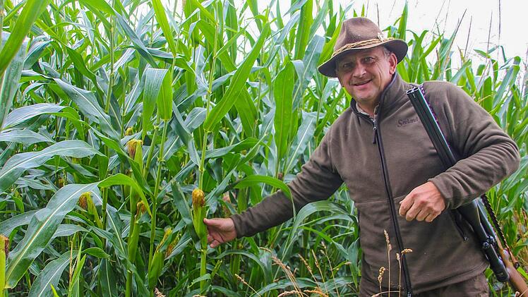 Bernhard Schmitt ist leidenschaftlicher Jäger. Seit neun Jahren hat er den Vorsitz des Jagdschutz- und Jägerverbands für den Landkreis Kronach inne.  Foto: Veronika Schadeck