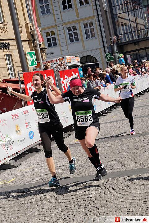 Weltkulturerbelauf 2017 in Bamberg: Der Zieleinlauf am Maxplatz