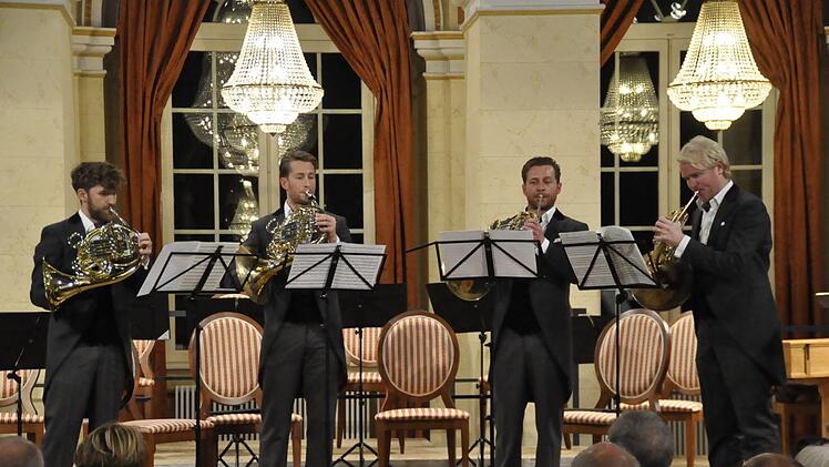 "German Hornsound" das sind Christoph Eß, Sebastian Schorr, Stephan Schottstädt und Timo Steininger. Sie sind Virtuosen auf dem Horn und waren als Gäste beim Dreikönigskonzert des BKO. Foto: Peter Klopf
